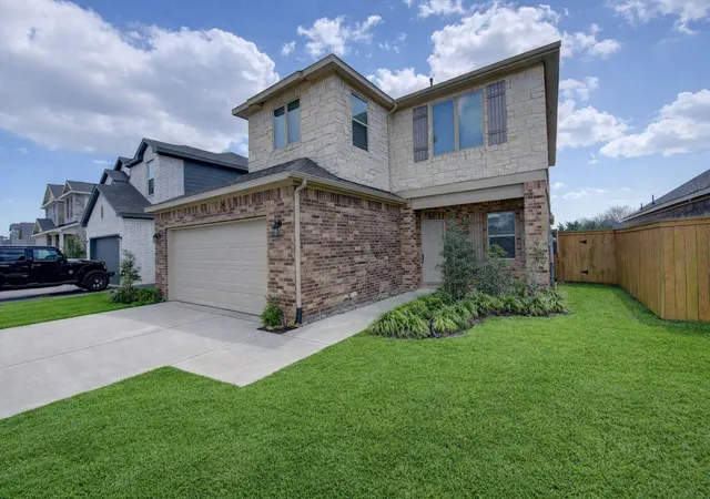 2nd image of 13217 Dalvay Beach Dr, La Marque, TX 77568 | MLS# 48120793