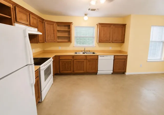Homes for sale in Pinehurst, TX | 1801 Coe Rd, Pinehurst, TX 77362 | MLS# 33801301