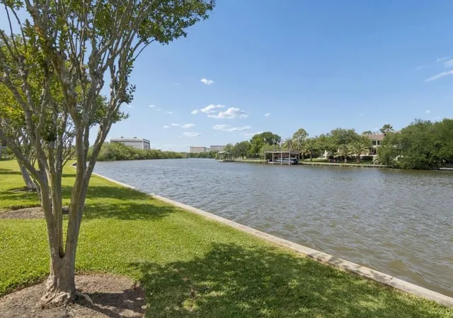 2nd image of 18515 Egret Bay Blvd, Houston, TX 77058