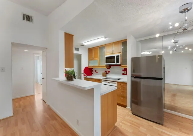 3rd image of 700 Thicket Ln #606, Houston, TX 77079 | MLS# 33095282