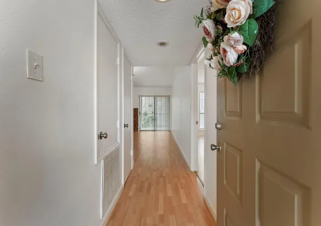 5th image of 700 Thicket Ln #606, Houston, TX 77079 | MLS# 33095282