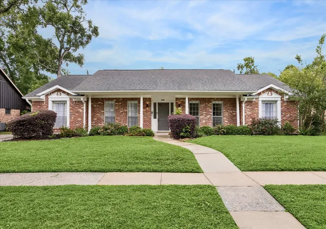 1st image of 427 Biscayne Blvd, El Lago, TX 77586 | MLS# 20597981