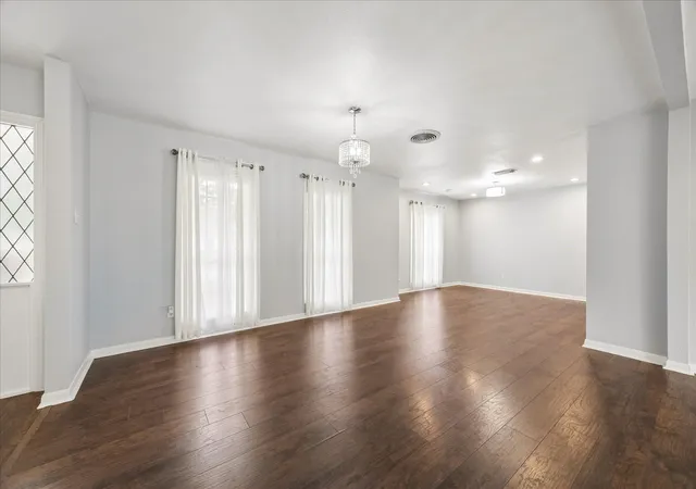 4th image of 427 Biscayne Blvd, El Lago, TX 77586 | MLS# 20597981