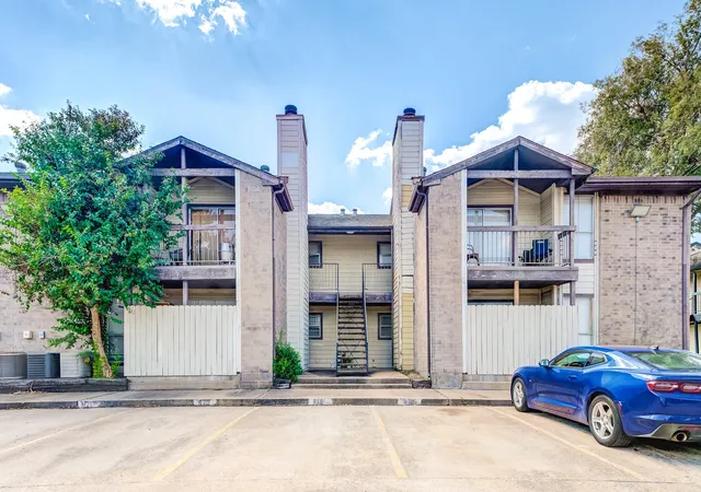 1st image of 12615 Brookglade Cir, Houston, TX 77099