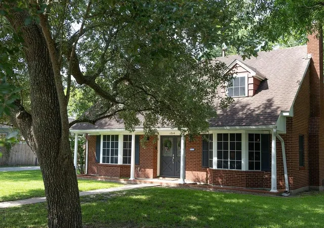 Homes for sale in La Marque, TX | 1314 Laurel St, La Marque, TX 77568 | MLS# 69894411