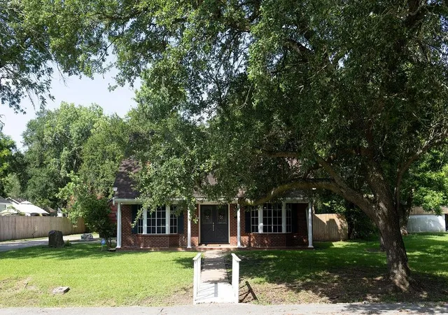 Homes for sale in La Marque, TX | 1314 Laurel St, La Marque, TX 77568 | MLS# 69894411