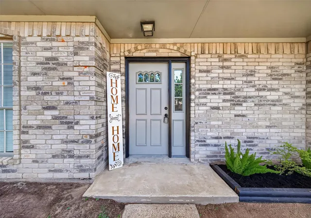 Photo 3 of Single family home for sale at 15511 Sungold Ct, Houston, TX 77095 | MLS# 38516080 | Listing updated on 2026-09-04