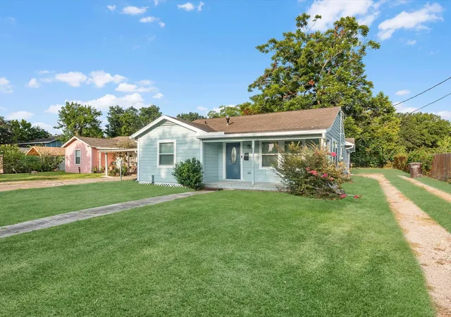 Photo 1 of Single family home for sale at 114 Weldon St, South Houston, TX 77587 | MLS# 17717259 | Listing updated on 2026-09-06