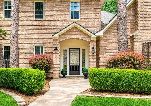 Photo 3 of Single family home for sale at 602 Anchorage Ln, Houston, TX 77079 | MLS# 74822585 | Listing updated on 2026-08-29