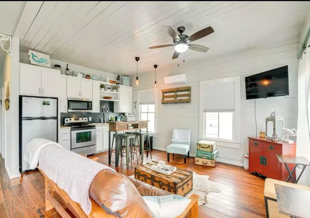 Photo 2 of Single family home for sale at 4107 Ave M 1/2, Galveston, TX 77550 | MLS# 9155321 | Listing updated on 2026-06-05