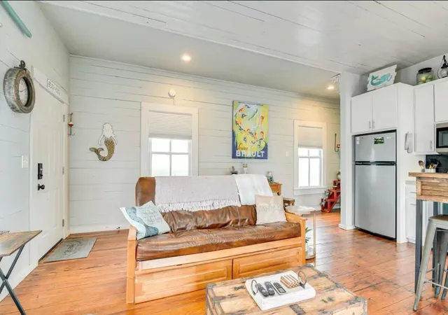 Photo 3 of Single family home for sale at 4107 Ave M 1/2, Galveston, TX 77550 | MLS# 9155321 | Listing updated on 2026-06-05