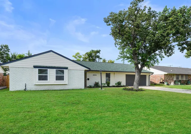 1st image of 4311 Brookfield Dr, Houston, TX 77045 | MLS# 32864178