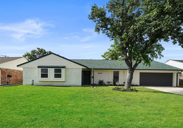 2nd image of 4311 Brookfield Dr, Houston, TX 77045 | MLS# 32864178