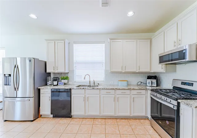 Photo 3 of Single family home for sale at 11023 N Auden Cir, Missouri City, TX 77459 | MLS# 98714098 | Listing updated on 2026-09-18
