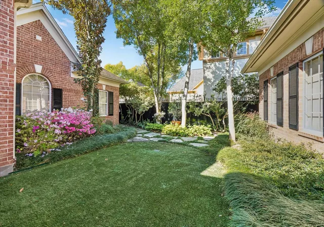 Photo 2 of Single family home for sale at 11426 Noblewood Crst Ln, Houston, TX 77082 | MLS# 70544008 | Listing updated on 2026-09-11