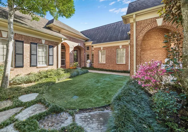 Photo 3 of Single family home for sale at 11426 Noblewood Crst Ln, Houston, TX 77082 | MLS# 70544008 | Listing updated on 2026-09-11