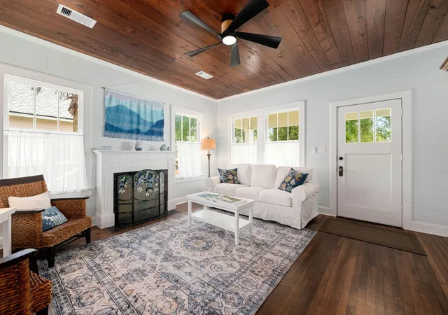 Photo 3 of Single family home for sale at 4928 Ave R, Galveston, TX 77551 | MLS# 77807126 | Listing updated on 2026-09-16