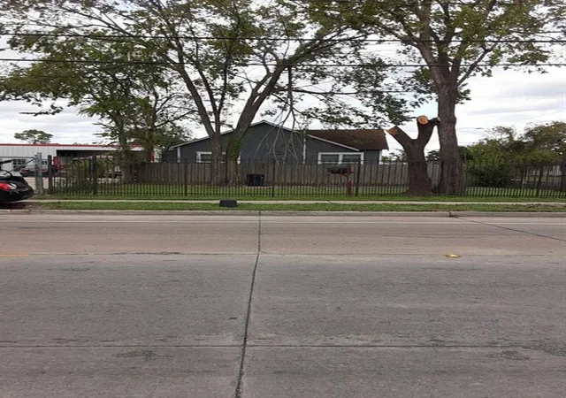 Photo 2 of Land for sale at 5213 Lyons Ave, Houston, TX 77020 | MLS# 6997258 | Listing updated on 2025-11-25