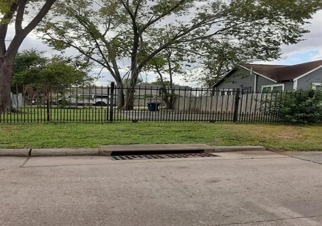 Photo 3 of Land for sale at 5213 Lyons Ave, Houston, TX 77020 | MLS# 6997258 | Listing updated on 2025-11-25