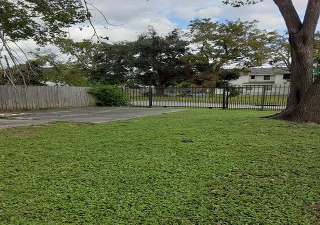 Photo 4 of Land for sale at 5213 Lyons Ave, Houston, TX 77020 | MLS# 6997258 | Listing updated on 2025-11-25