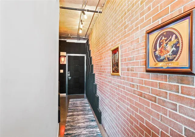2nd image of 2000 Bagby St #13428, Houston, TX 77002 | MLS# 52224511
