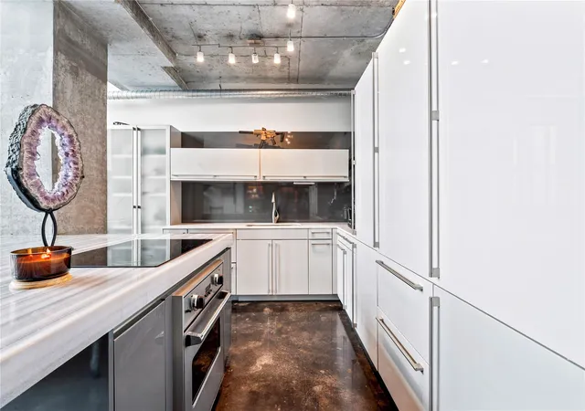 5th image of 2000 Bagby St #13428, Houston, TX 77002 | MLS# 52224511