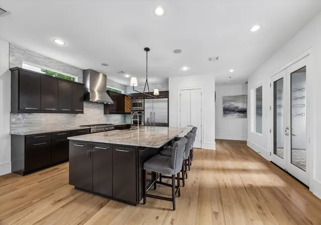 4th image of 1913 Du Barry Ln, Houston, TX 77018 | MLS# 6888943
