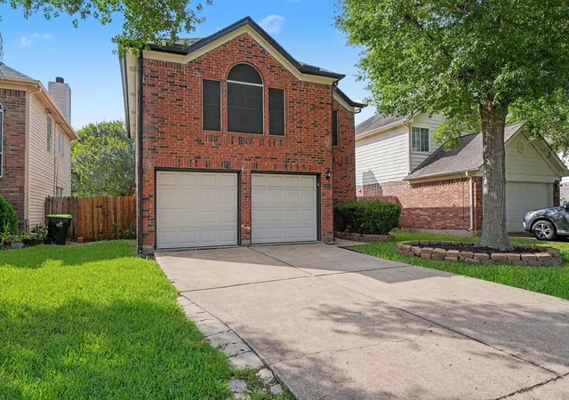 2nd image of 2015 Greencrest Dr, Missouri City, TX 77489 | MLS# 7559072