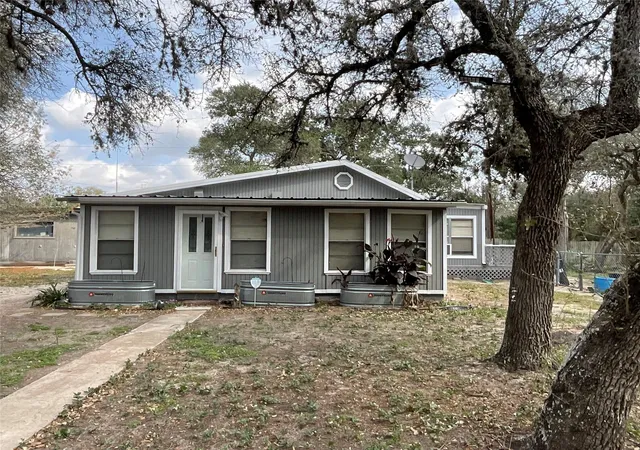 Photo 1 of Sale Pending at 298 Winding Way Dr, Victoria, TX 77905 | MLS# 10075598 | Listing updated on 2026-09-12