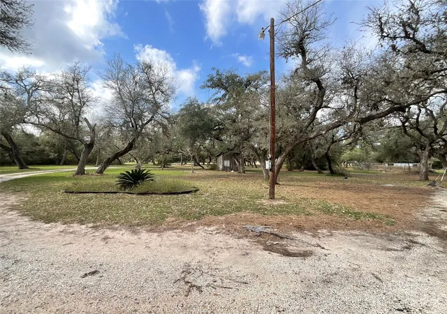 Photo 4 of Sale Pending at 298 Winding Way Dr, Victoria, TX 77905 | MLS# 10075598 | Listing updated on 2026-09-12