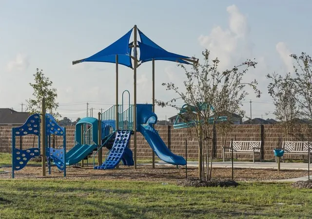 27th image of 13709 Seneca Lake Dr, La Marque, TX 77568 | MLS# 80948169
