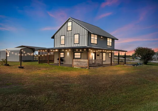 Photo 1 of Single family home for sale at 2749 W Bayshore Dr, Palacios, TX 77465 | MLS# 91022792 | Listing updated on 2026-09-03