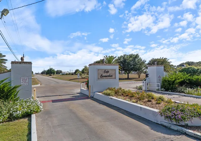 Photo 2 of Single family home for sale at 2749 W Bayshore Dr, Palacios, TX 77465 | MLS# 91022792 | Listing updated on 2026-09-03