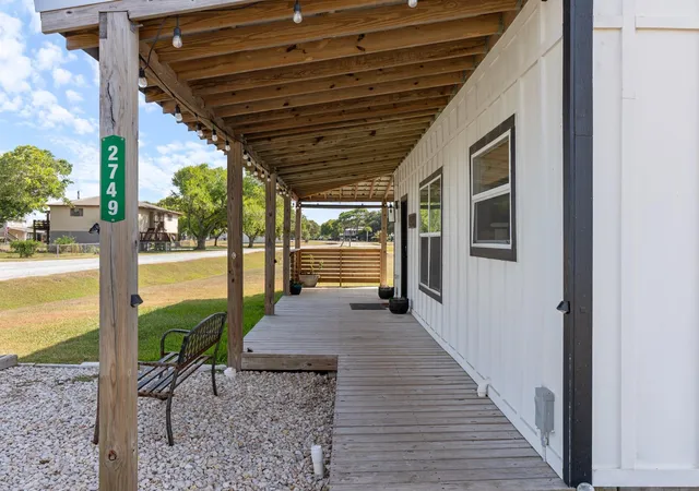 Photo 4 of Single family home for sale at 2749 W Bayshore Dr, Palacios, TX 77465 | MLS# 91022792 | Listing updated on 2026-09-03