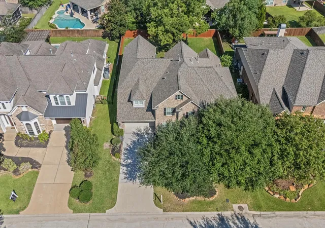 Homes for sale in Spring, TX | 7 N Beech Springs Cir, Spring, TX 77389 | MLS# 31337161