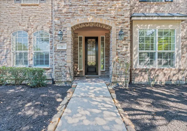 5th image of 7 N Beech Springs Cir, Spring, TX 77389 | MLS# 31337161