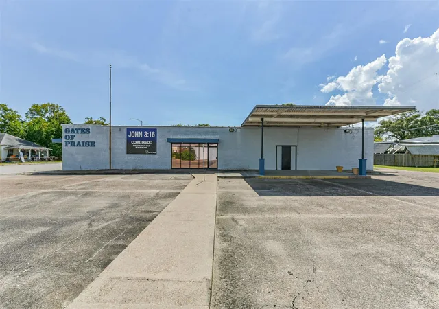 5th image of 130 S 4Th St #1, La Porte, TX 77571 | MLS# 22279894