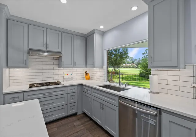 Photo 3 of Single family home for sale at 5911 Masters Dr, Houston, TX 77069 | MLS# 10597720 | Listing updated on 2026-09-04