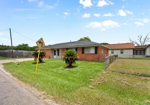 Photo 4 of Single family home for sale at 815 Rugeley St, Bay City, TX 77414 | MLS# 79778501 | Listing updated on 2026-06-25