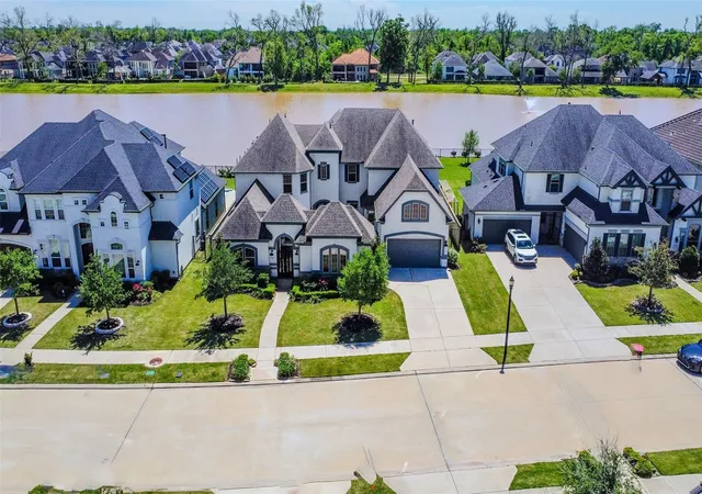 Photo 1 of Mansion for sale at 5423 Priamus Dr, Missouri City, TX 77459 | MLS# 45153875 | Listing updated on 2026-08-10