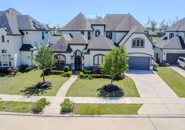 Photo 2 of Mansion for sale at 5423 Priamus Dr, Missouri City, TX 77459 | MLS# 45153875 | Listing updated on 2026-08-10