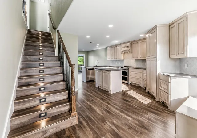 Photo 3 of Single family home for sale at 13 Lookout Ridge, Huntsville, TX 77340 | MLS# 10364490 | Listing updated on 2026-08-01
