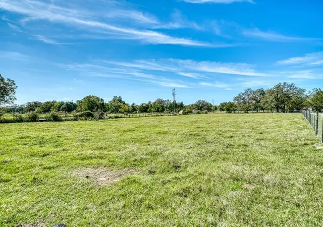 Photo 4 of Sale Pending at 22273 Chapman Rd, Hempstead, TX 77445 | MLS# 10360730 | Listing updated on 2026-09-09