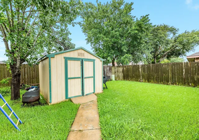 Homes for sale in Lake Jackson, TX | 108 Coffee Ln, Lake Jackson, TX 77566 | MLS# 98151057