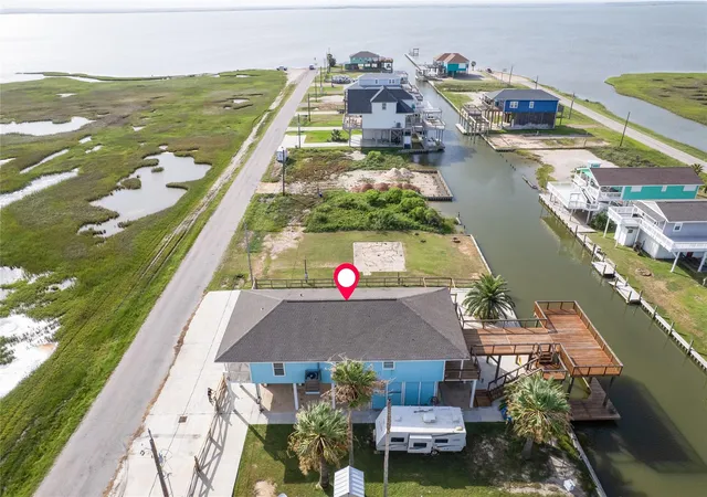 2nd image of 708 Dolphin Dr, Freeport, TX 77541 | MLS# 47536140