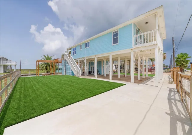 4th image of 708 Dolphin Dr, Freeport, TX 77541 | MLS# 47536140