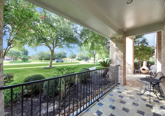 Photo 3 of Sale Pending at 1812 Lake Landing Dr, League City, TX 77573 | MLS# 61419111 | Listing updated on 2026-08-30