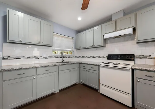 Homes for sale in Houston, TX | 5209 Plum Dr, Houston, TX 77087 | MLS# 78126635
