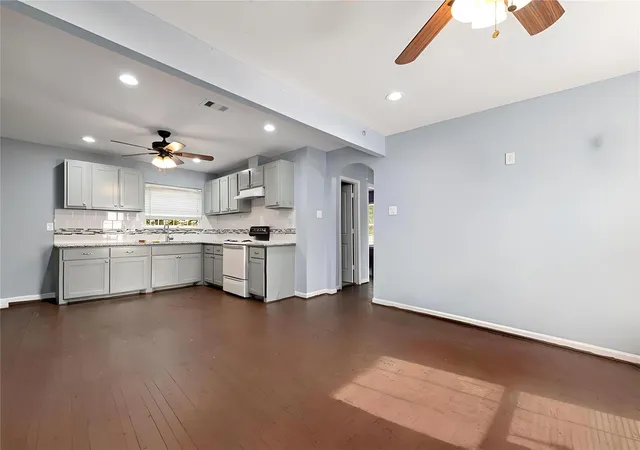 Homes for sale in Houston, TX | 5209 Plum Dr, Houston, TX 77087 | MLS# 78126635