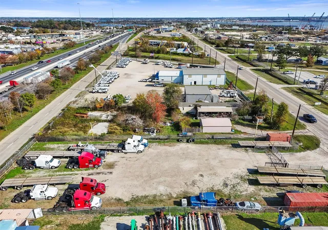 13th image of 16935 Market St, Channelview, TX 77530 | MLS# 27058573